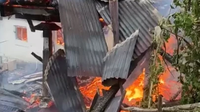Artvin Borçka’da yangın: 4 kardeşe ait evler küle döndü