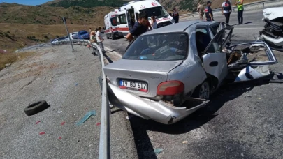 Gaziantep’te kaza: Sürücüsü rahatsızlanan çekici, önündeki 6 aracı biçti