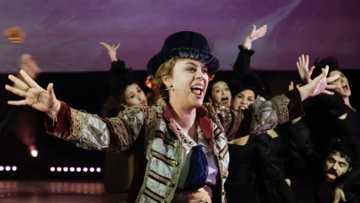 Afife sahneye geri dönüyor: Bu oyunu izlemeyen çok şey kaçıracak