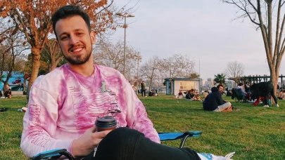 "Babam ve Oğlum"un yıldızı Ege Tanman vapurdan duyurdu: İstanbul’a elveda!