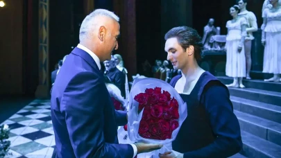 Bolşoy Balesi'nden İstanbul'da tarihi gösteri: Bakan Ersoy "Romeo ve Juliet" temsiline katıldı