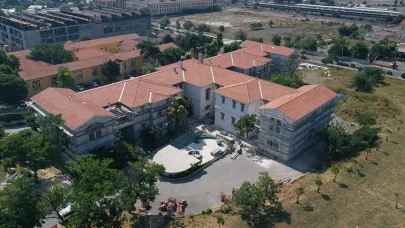 Zeytinburnu Balıklı Rum Hastanesi önünde silahlı saldırı: Ekipler olay yerinde!