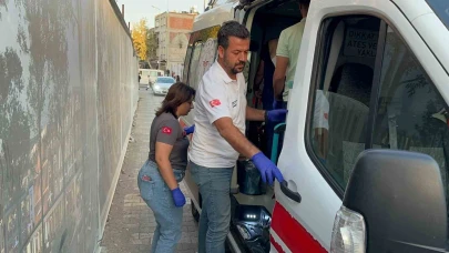 Güpegündüz bıçaklı saldırıya uğrayıp yaralandılar!