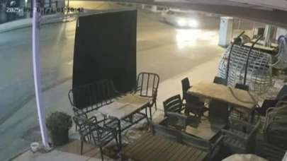 Serik’te otomobil kazası: Sürücü kaçtı, kaza anı Kamerada!