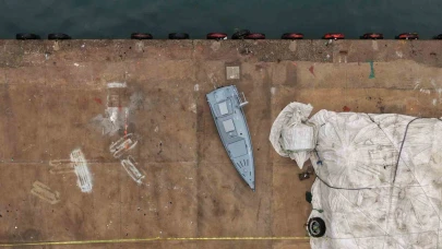 Gece avında dehşet: Balıkçıların bulduğu botun içinden bomba çıktı!