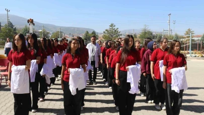 Kütahya'da öğrenciler ahilik töreniyle geleceğe güçlü bir adım attı!