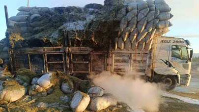 Siirt’te saman yüklü kamyonda yangın çıktı: Can kaybı yaşanmadı