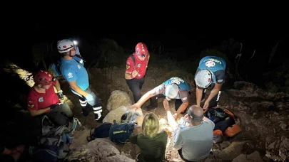 Tarihi yolda mahsur kalan 3 kişi kurtarıldı