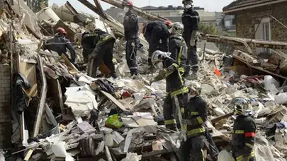 Paris’te bir gecede zemin kaydı, eğlence enkaza dönüştü!