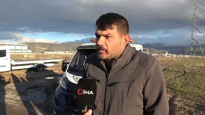 Çay içeyim dedi başına gelmeyen kalmadı: Çekiciyi çekmeye giden 2 çekici de çamura saplandı!