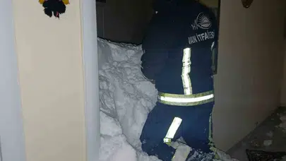 Evine çığ düşen düşene! Yine Van, yine felaket...