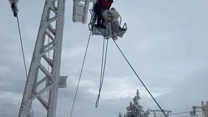 Uludağ’da telesiyej arızası! 40 tatilci yüksekte mahsur kaldı