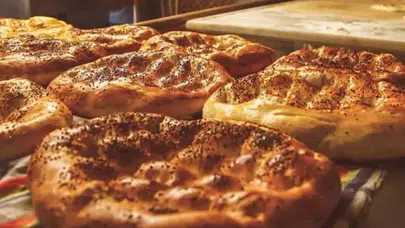 Ramazan Pidesi Fiyatları Ne Kadar Oldu, Kayseri, Tekirdağ ve Eskişehir’de 2026 Ramazan Pidesi Fiyatları Açıklandı