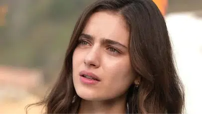 'Taşacak Bu Deniz’in Eleni’si Ava Yaman çocukluk pozlarıyla olay yarattı!