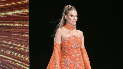 Simge Tertemiz yıllar sonra podyumda! Geri dönüşe büyük alkış