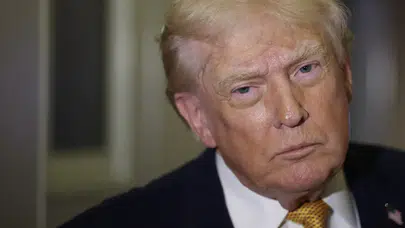 Her şakanın altında bir gerçek yatar: Trump’ın ara seçim şakası büyük tepki aldı!