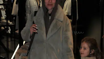 Dişçi kontrolü sonrası alışveriş molası: Pelin Akil ve kızı Nişantaşı’nda