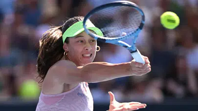 Milli tenisçi Zeynep Sönmez tarih yazdı: Avustralya Açık’ta 2. tura yükseldi!