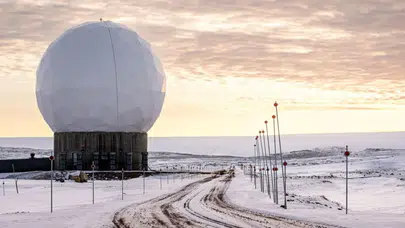 Grönland’da saatli bomba: Buzlar eridikçe tehlike yaklaşıyor
