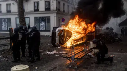 Almanya’da 2 bin kişilik eylemde polise saldıran YPG/SDG üyesi 75 kişi tutuklandı!