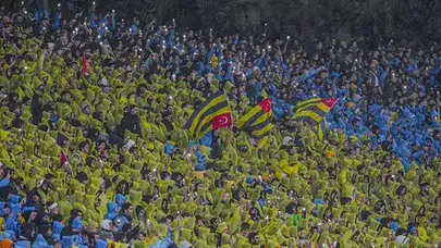 Fenerbahçe Süper Kupa yağmurlukları kaç TL, nerede satılıyor? O gün tribündeydi, şimdi Fenerium’da