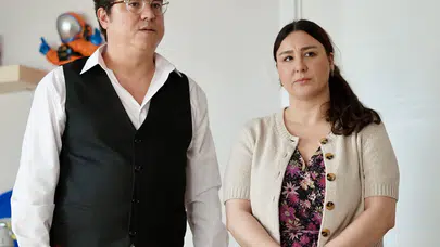 Mutluyuz mu? filminin afişi yayında! İbrahim Büyükak’tan kahkaha garantili devam filmi