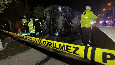 Adana'da feci kaza! otobüs devrildi