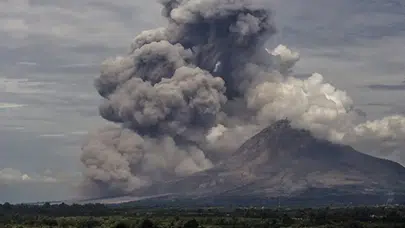 Japonya’da turistik uçuş kabusa döndü: Helikopterden haber yok!