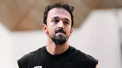 Sertaç Şanlı biyografisi: Boyu, eşi kim, hangi takımda, kaç yaşında? Dev adam yuvasına döndü