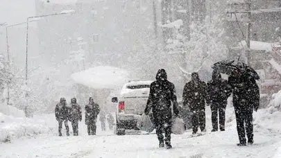 İstanbul’a Kar Yağışı Ne Zaman Başlayacak, AKOM Uyardı, Balkanlar’dan Gelen Soğuk Hava, Tarih ve Saat Netleşti