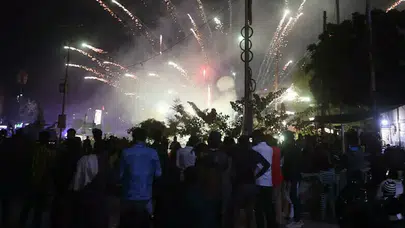 Dakikalarla ölçülen eğlence, ömür boyu iz: Pakistan'da yılbaşı faciası