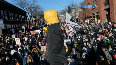 Minnesota’daki ölüm, Hollywood’daki sessizliği bozdu!