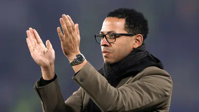 Chelsea’de Rosenior dönemi başladı: 2032 imzası, hedefler yeniden şekillendi