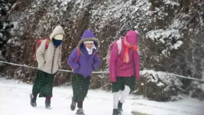 15 Ocak tatil duyurusu: Kar ve buzlanma nedeniyle okullar kapanıyor