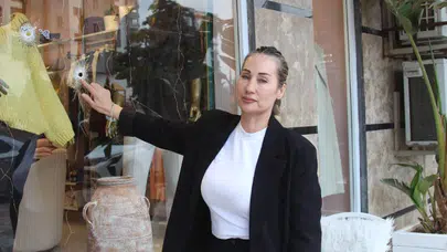 Adana'da kadın giyim mağazasına kurşun yağmuru! Korkudan dükkan açamıyor