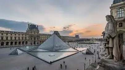 Louvre’da alarm bitmiyor: Personel yok, kapılar kapanıyor