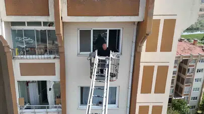 Karabük'te alevler birinci kattan yükseldi: 5’i çocuk 8 kişi kurtarıldı!