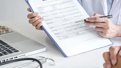 Geçici iş göremezlik ödeneği hangi süreyle verilir, şartları nelerdir ve şirket ortağı olanlar yararlanabilir mi?