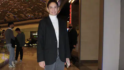 Zeynep Beşerler dönüyor! Hem sahnede hem ekranda olacak