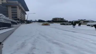 Kar yağdı, şov başladı! Bursa’da yeni yıla buz gibi giriş, sürücüler zor anlar yaşadı