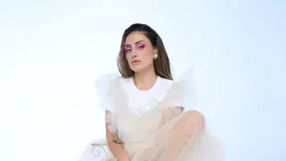 Dilan Çıtak’tan göz dolduran performans: 'Çok geç' şimdi yayında!