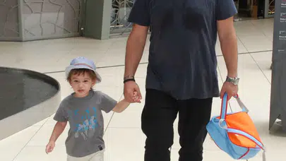 Cem Yılmaz’ın Oğlu Kim, Kemal Yılmaz Kimdir, Kaç Yaşında, Annesi? Ünlü Komedyenin Paylaşımı Sosyal Medyada Gündem Oldu