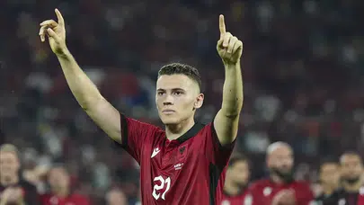 Beşiktaş'ın yeni maestrosu Kristjan Asllani İstanbul'a geldi mi? İşte son dakika detayları