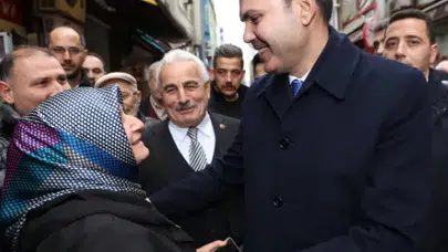 Bakan Murat Kurum Samsun’da sahaya indi: Sosyal konut kurası sonrası esnafı ziyaret etti!