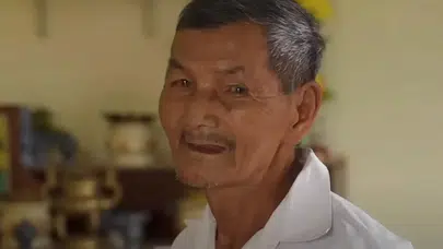 Vietnam’da Sıradışı Hikaye 81 Yaşındaki Adam Hiç Uyumuyor