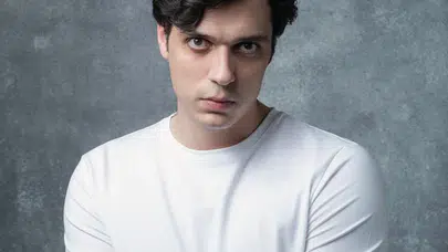 Aile Bir İmtihandır (ABİ) Dizisi Fikret Kimdir? Ali Önsöz Kaç Yaşında, Nereli, Hangi Dizilerde Oynadı, Kariyeri