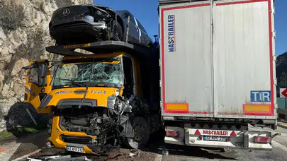 Burdur’da korkunç kaza! İki tır kafa kafaya çarpıştı
