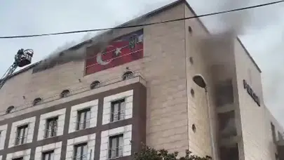 Merter Polisevi’nde korkutan yangın, çok sayıda ekip bölgede