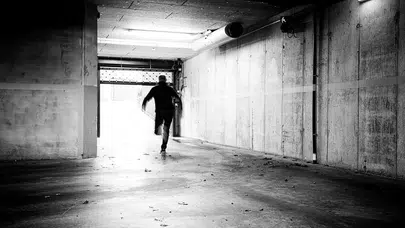 Rüyada Kaçmak Ne Anlama Gelir? Rüyada Birinden, Düşmandan, Tehlikeden, Evden, Savaştan ve Doğal Afetten Kaçmak Ne Demek?