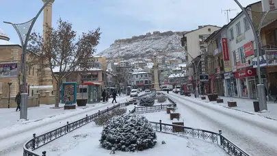 Bayburt’ta soğuk hava alarmı: Okullar 9 Şubat’ta tatil mi olacak?